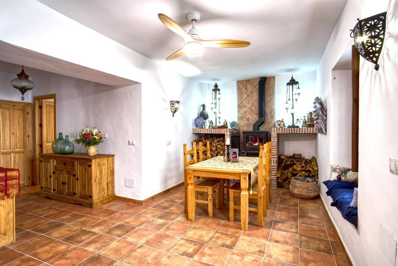 Canillas de Aceituno La Vieja Botica B&B 외부 사진